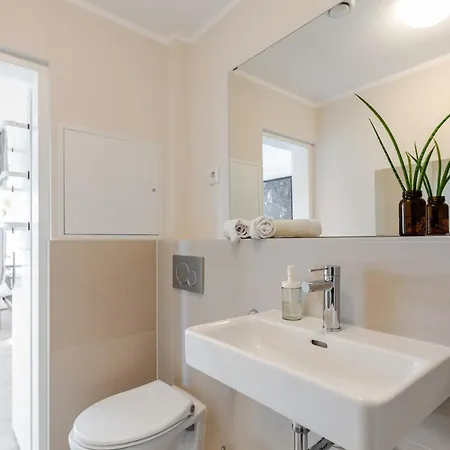 Daire Charming Top-floor Düsseldorf